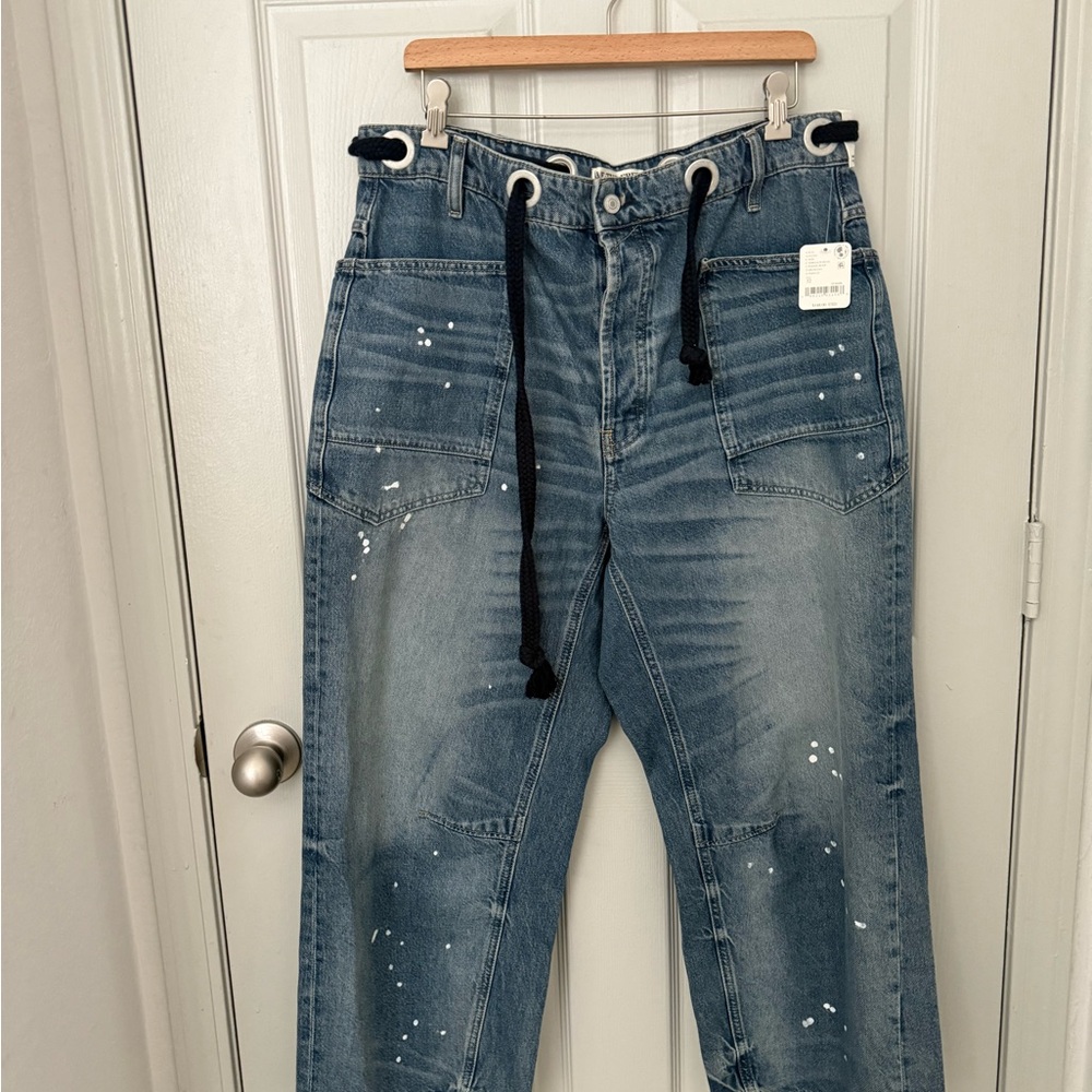 “We the Free” Free People Blue Cropped Jeans with Paint Splatter (NEW WITH TAGS)